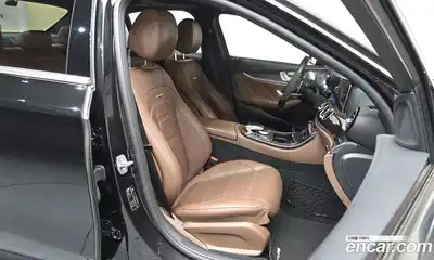 Mercedes-Benz E-Class 2018 4.0 Автомат в Москве № 722606, миниатюра 10