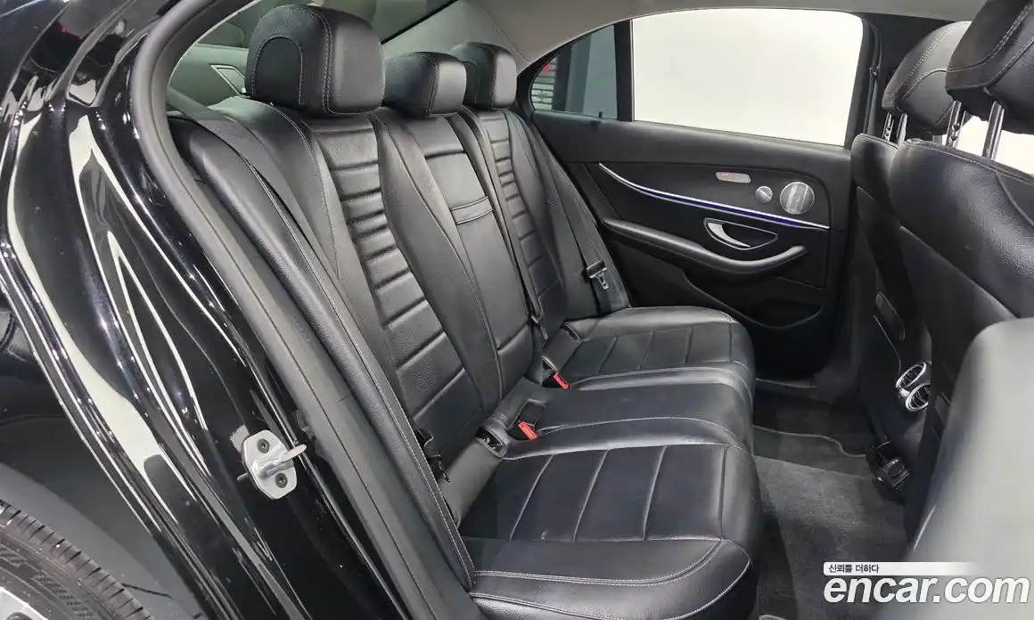 Mercedes-Benz E-Class 2020 2.0 Автомат в Москве № 722913, фото 12