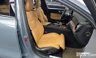 Volvo V60 2022 2.0 Автомат в Москве № 724096, миниатюра 11