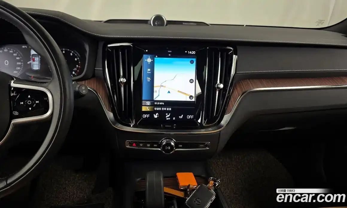 Volvo V60 2022 2.0 Автомат в Москве № 724096, фото 14