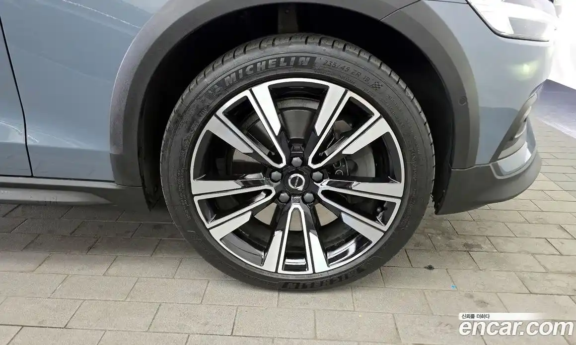 Volvo V60 2022 2.0 Автомат в Москве № 724096, фото 5