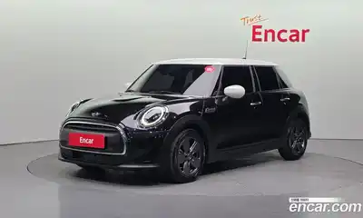 Mini Cooper 2023 1.5 Автомат в Москве № 724735, миниатюра 1