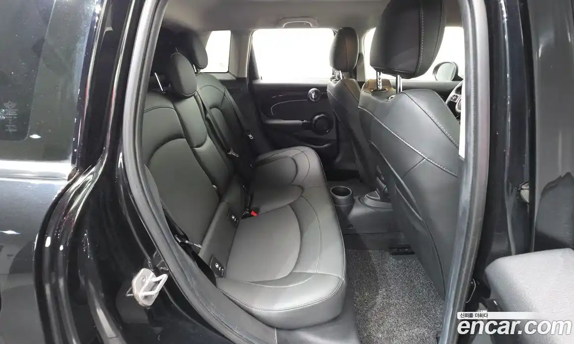 Mini Cooper 2023 1.5 Автомат в Москве № 724735, фото 19