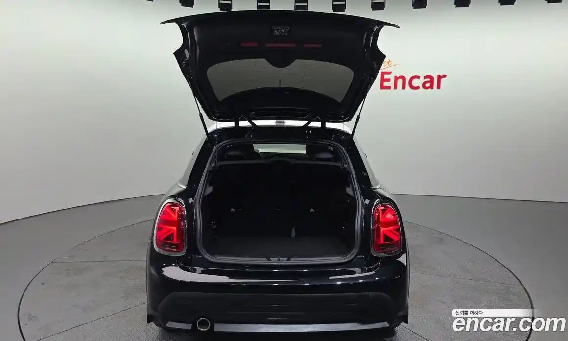 Mini Cooper 2023 1.5 Автомат в Москве № 724735, фото 20