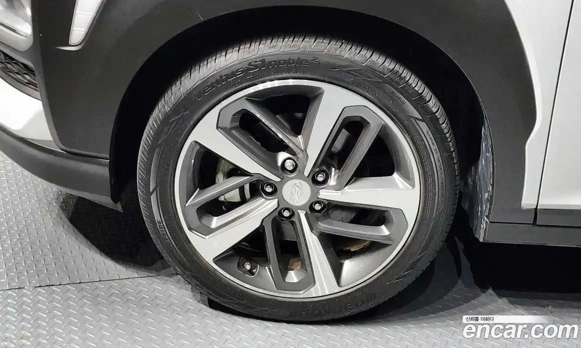 Hyundai Kona 2018 1.6 Автомат в Москве № 745718, фото 5