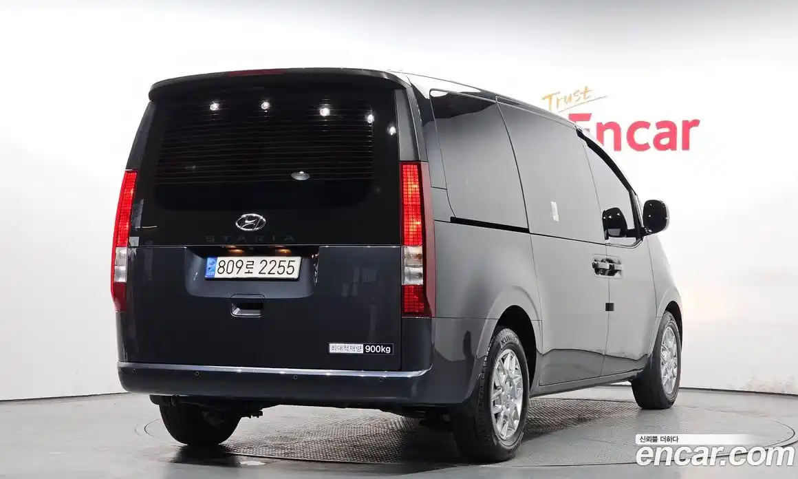 Hyundai Staria 2023 2.2 Автомат в Москве № 745877, фото 2