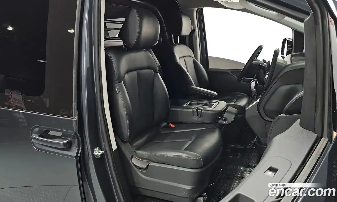 Hyundai Staria 2023 2.2 Автомат в Москве № 745877, фото 10