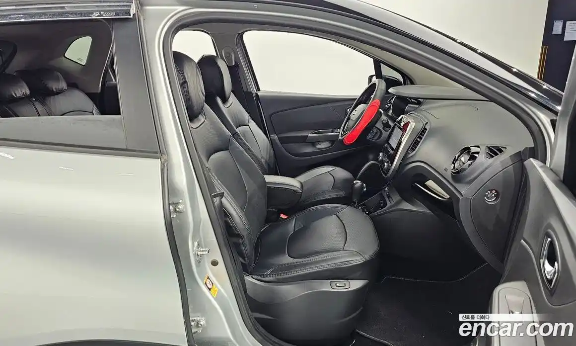 Renault QM3 2014 1.5 Автомат в Москве № 747629, фото 10