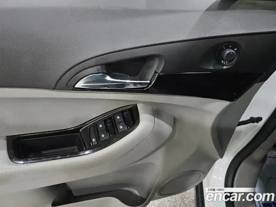 Chevrolet Orlando 2015 2.0 Автомат в Москве № 748037, фото 13