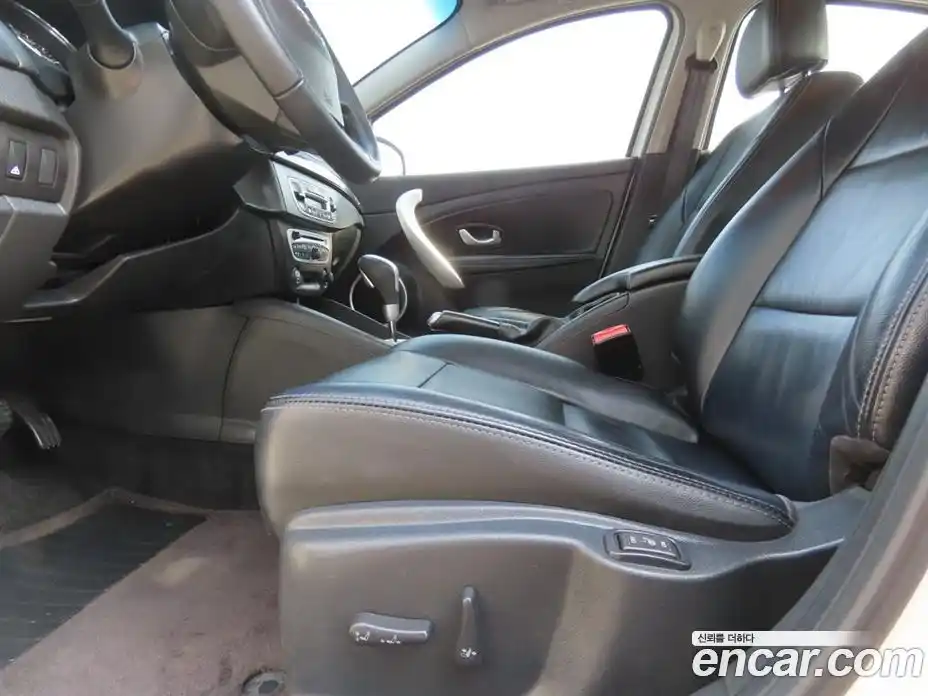 Renault SM3 2012 1.6 гидро в Москве № 748422, фото 13