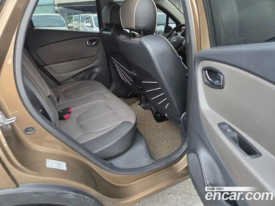 Renault QM3 2016 1.5 Автомат в Москве № 748461, фото 16