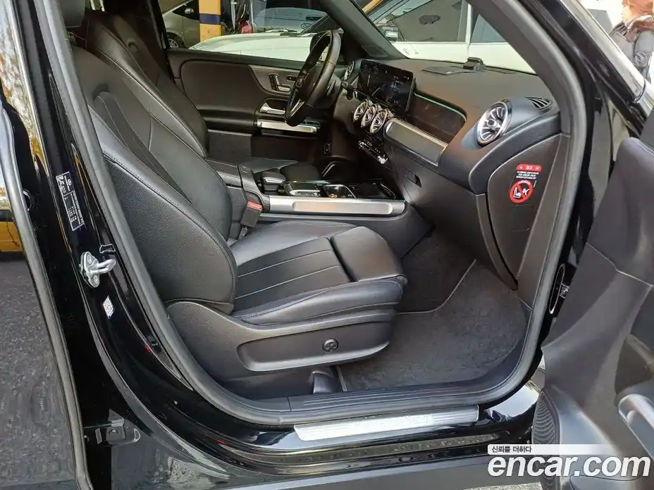 Mercedes-Benz GLB-Class 2021 2.0 Автомат в Москве № 749191, фото 12