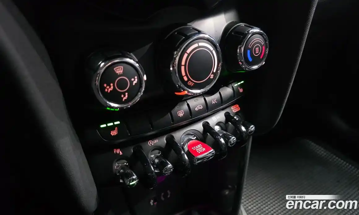 Mini Cooper 2018 1.5 Автомат в Москве № 749813, фото 16