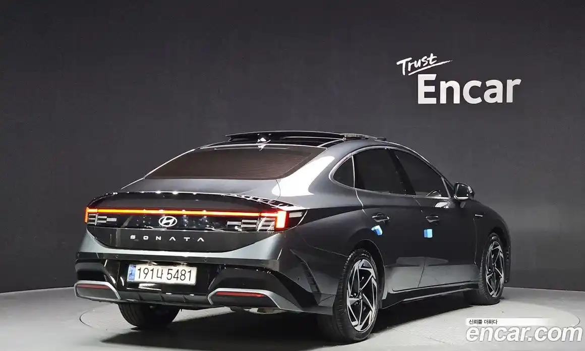 Hyundai Sonata 2023 2.0 Автомат в Москве № 756771, фото 2