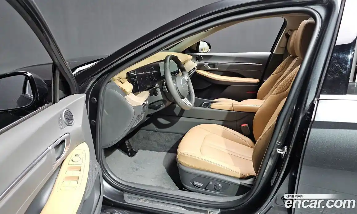 Hyundai Sonata 2023 2.0 Автомат в Москве № 756771, фото 10