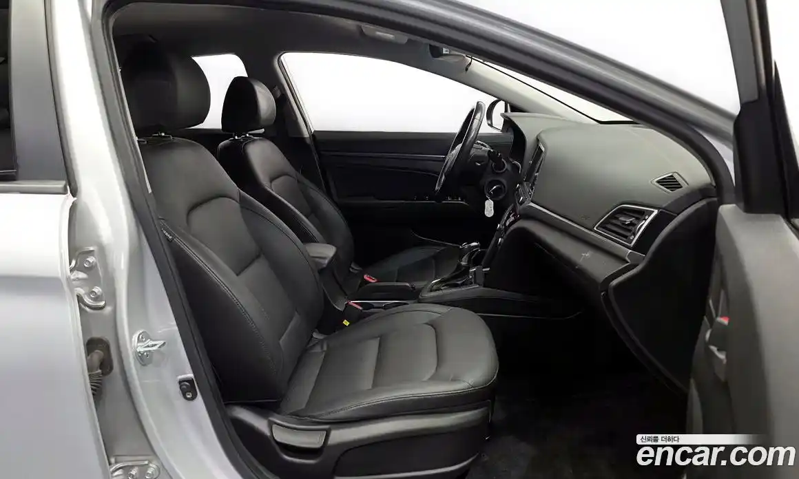 Hyundai Avante 2018 1.6 гидро в Москве № 756860, фото 11