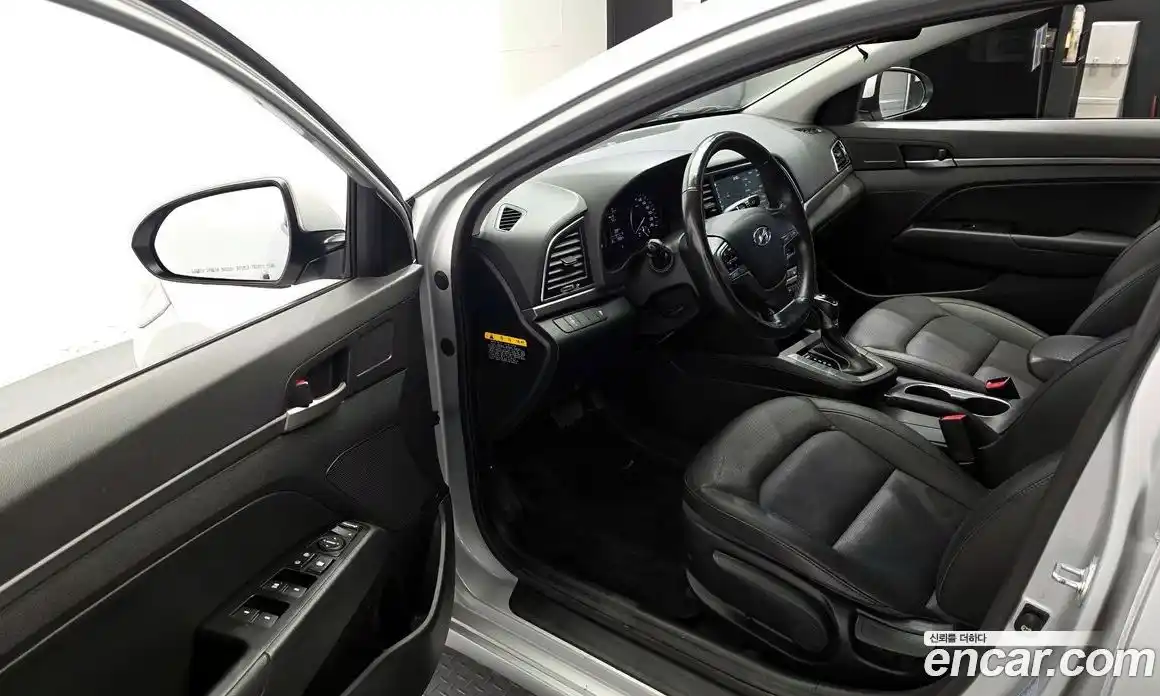 Hyundai Avante 2018 1.6 гидро в Москве № 756860, фото 10