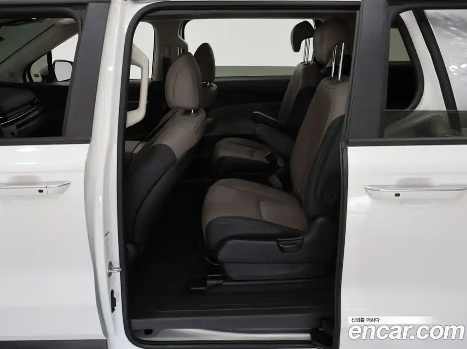 Kia Canival 2025 3.5 Автомат в Москве № 757229, фото 10