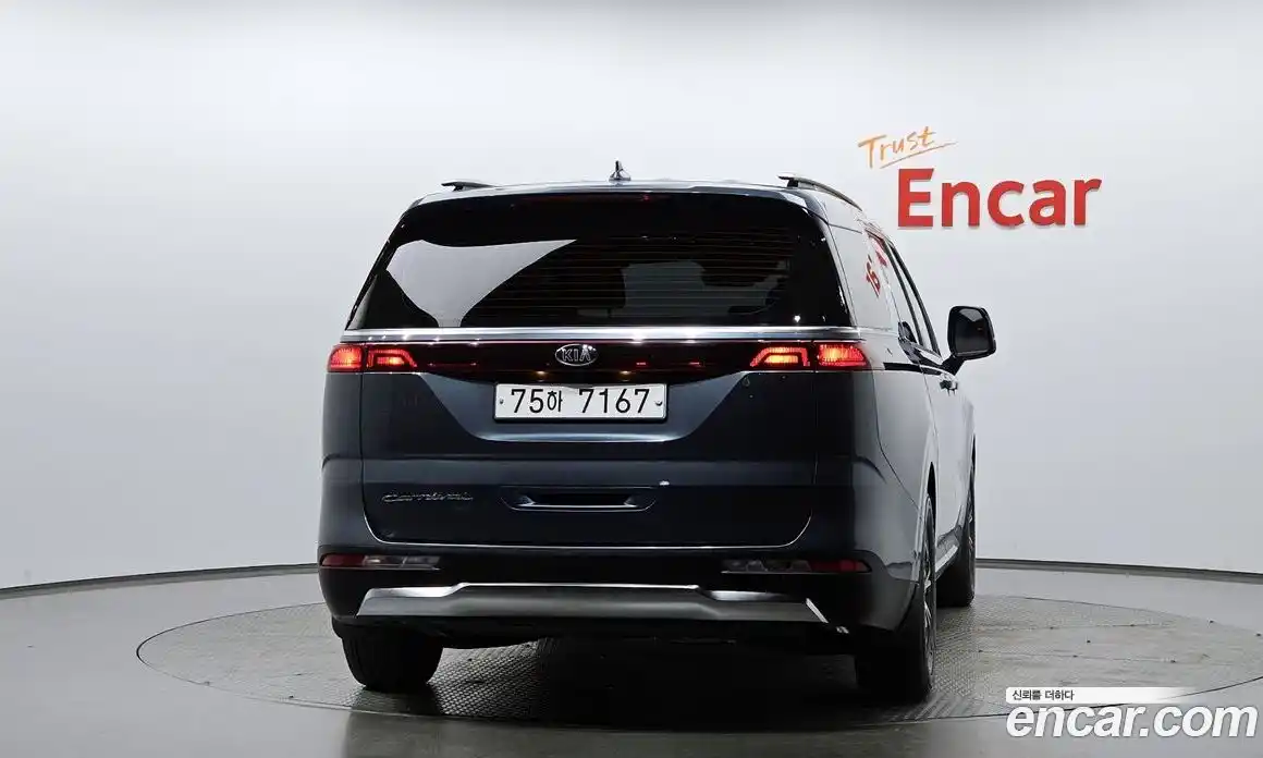 Kia Canival 2021 2.2 Автомат в Москве № 757606, фото 3