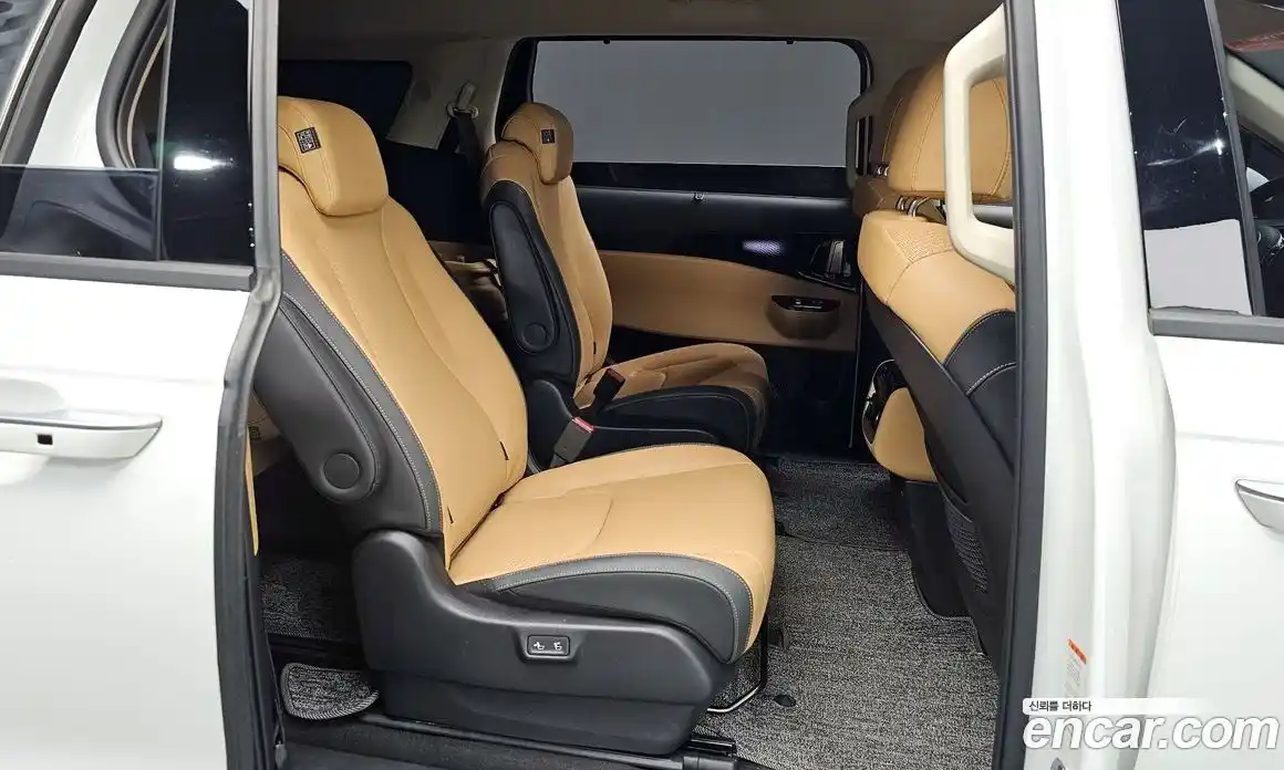 Kia Canival 2022 3.5 Автомат в Москве № 757782, фото 11