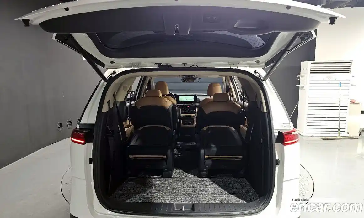 Kia Canival 2022 3.5 Автомат в Москве № 757782, фото 19