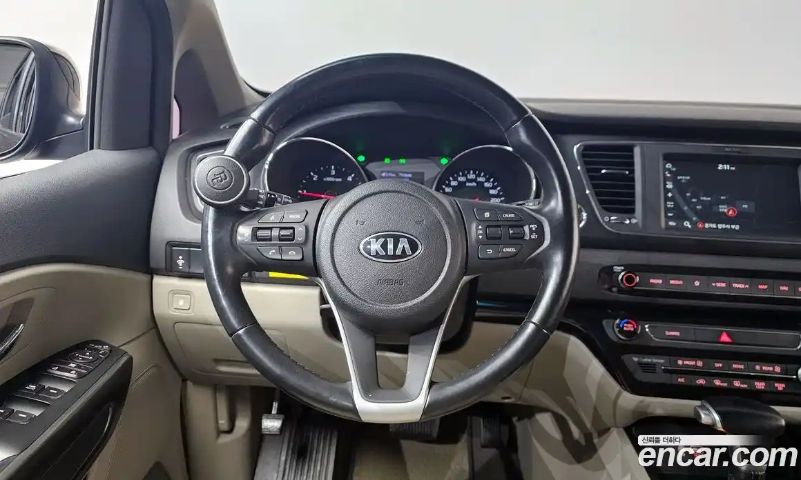 Kia Canival 2019 2.2 Автомат в Москве № 758054, фото 13