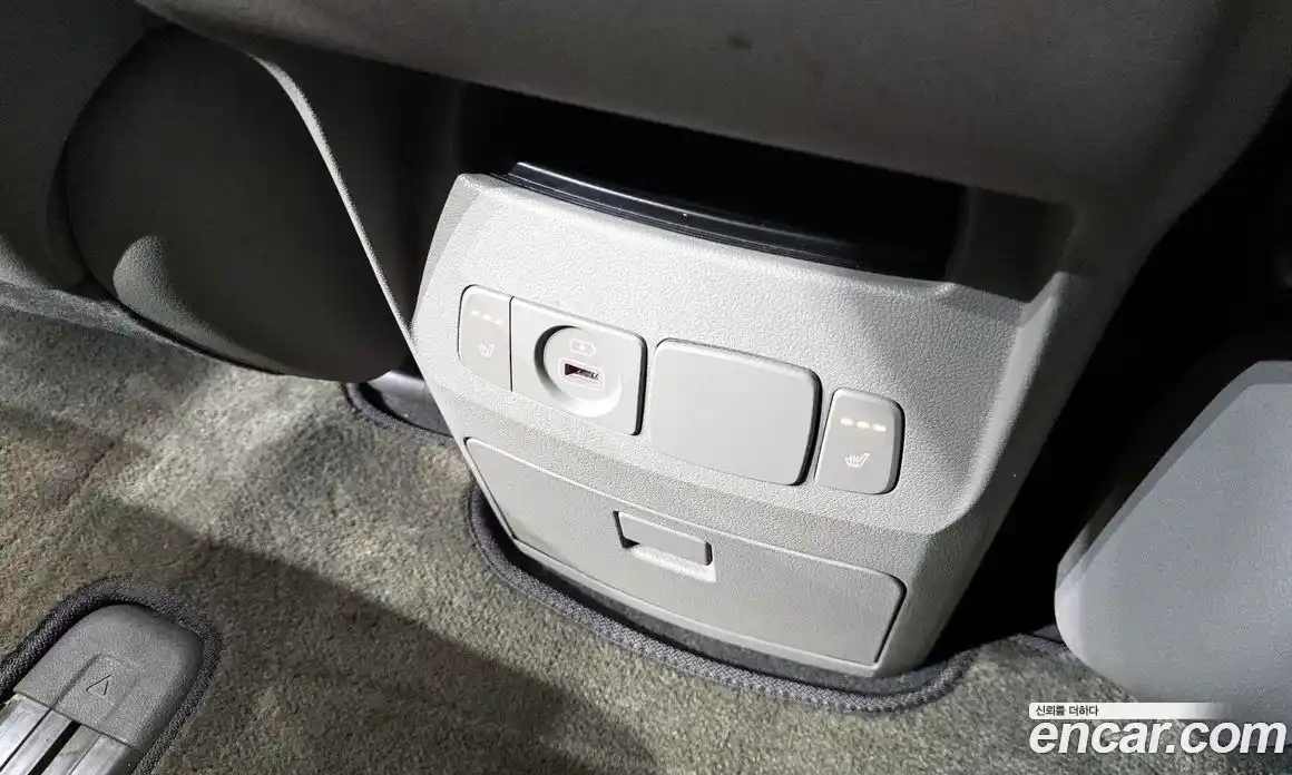 Kia Canival 2019 2.2 Автомат в Москве № 758054, фото 19