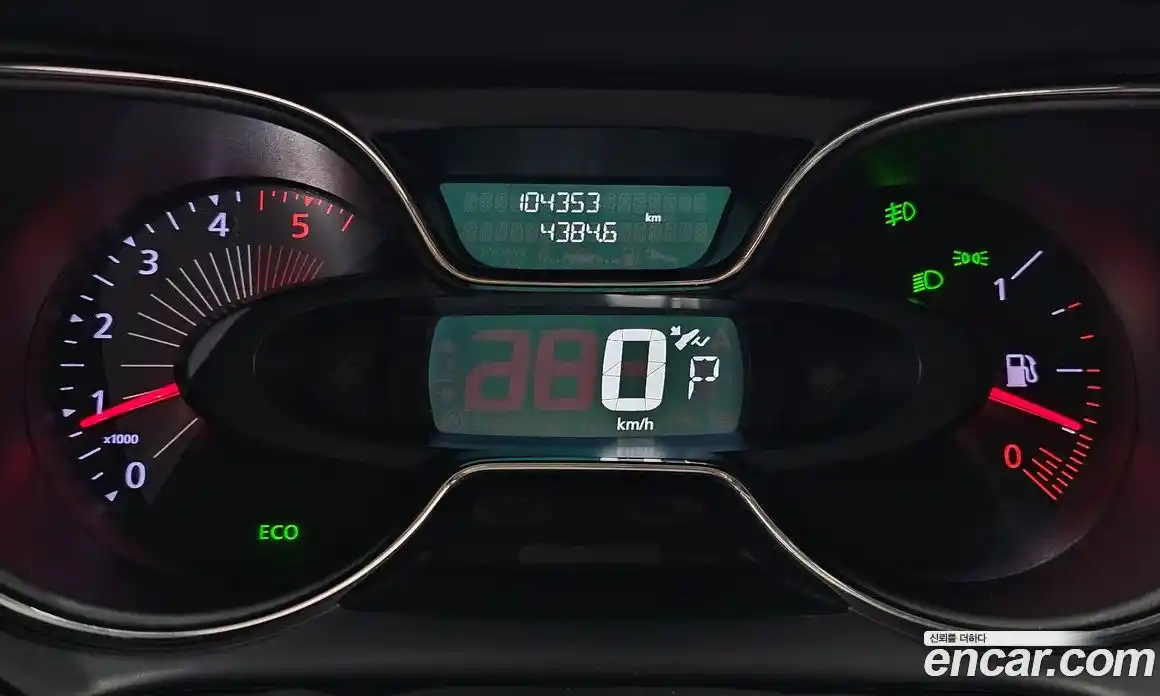 Renault QM3 2017 1.5 Автомат в Москве № 758585, фото 8