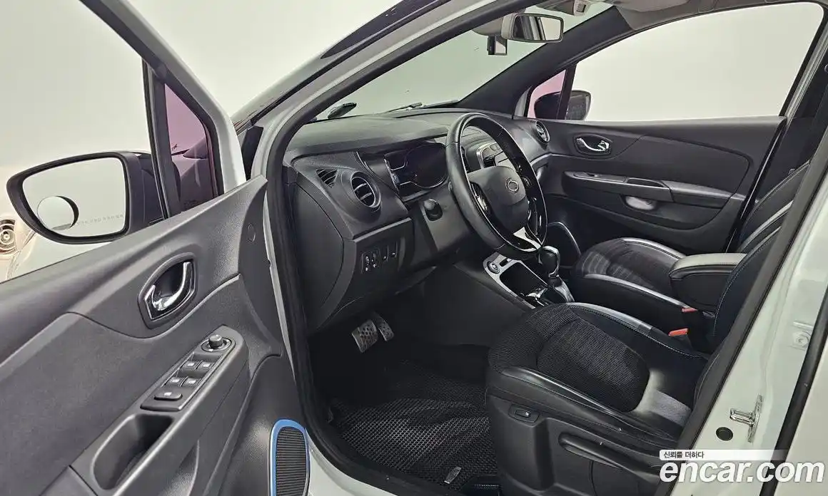 Renault QM3 2017 1.5 Автомат в Москве № 758585, фото 10