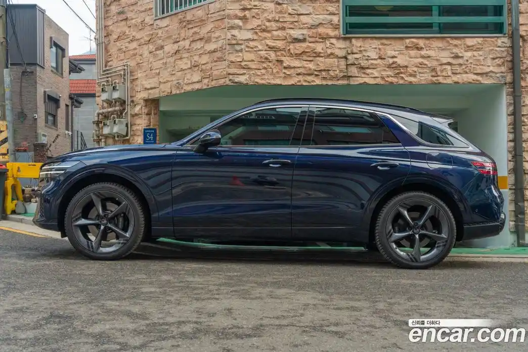 Genesis GV70 2024 2.5 Автомат в Москве № 758909, фото 3