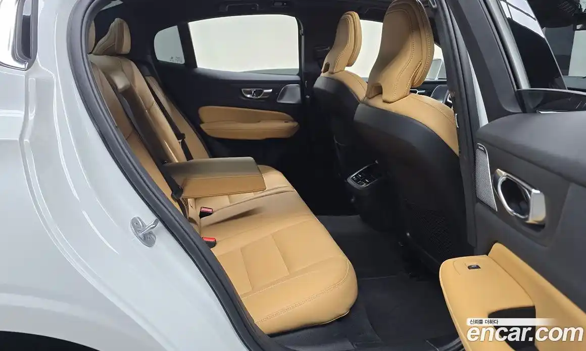 Volvo S60 2023 2.0 Автомат в Москве № 765456, фото 12