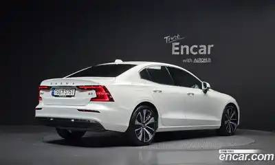 Volvo S60 2023 2.0 Автомат в Москве № 765456, миниатюра 2