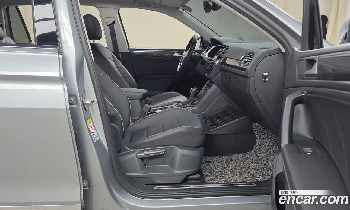 Volkswagen Tiguan 2020 2.0 Автомат в Москве № 767064, фото 11