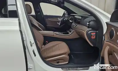 Mercedes-Benz E-Class 2023 2.0 Автомат в Москве № 141344, миниатюра 11