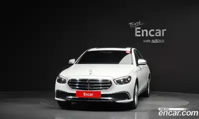 Mercedes-Benz E-Class 2023 2.0 Автомат в Москве № 141344, миниатюра 3