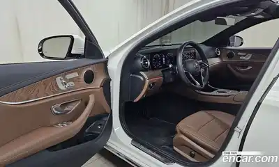 Mercedes-Benz E-Class 2023 2.0 Автомат в Москве № 141344, миниатюра 10