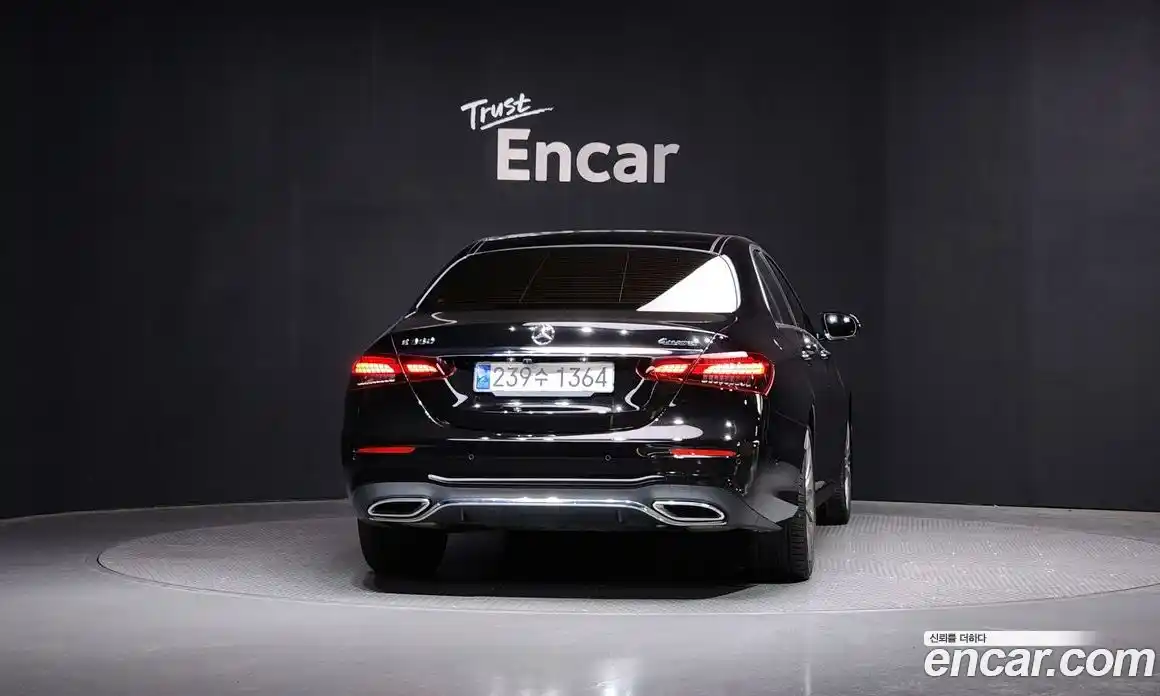 Mercedes-Benz E-Class 2021 2.0 Автомат в Москве № 195136, фото 4