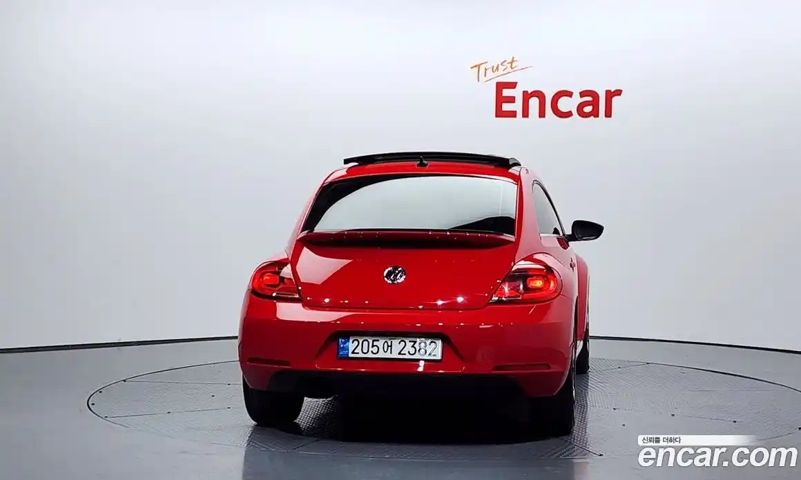 Volkswagen Beatle 2012 2.0 Автомат в Москве № 199112, фото 4