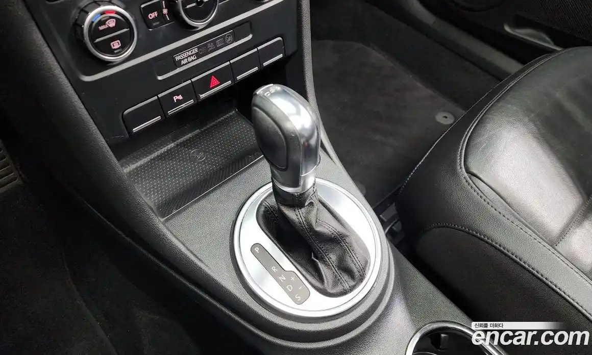 Volkswagen Beatle 2012 2.0 Автомат в Москве № 199112, фото 9