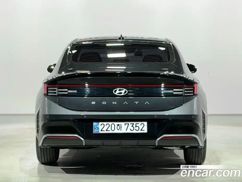 Hyundai Sonata 2024 2.0 Автомат в Москве № 714335, фото 15
