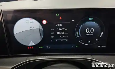 Hyundai Santa Fe 2024 1.6 Автомат в Москве № 714386, миниатюра 8