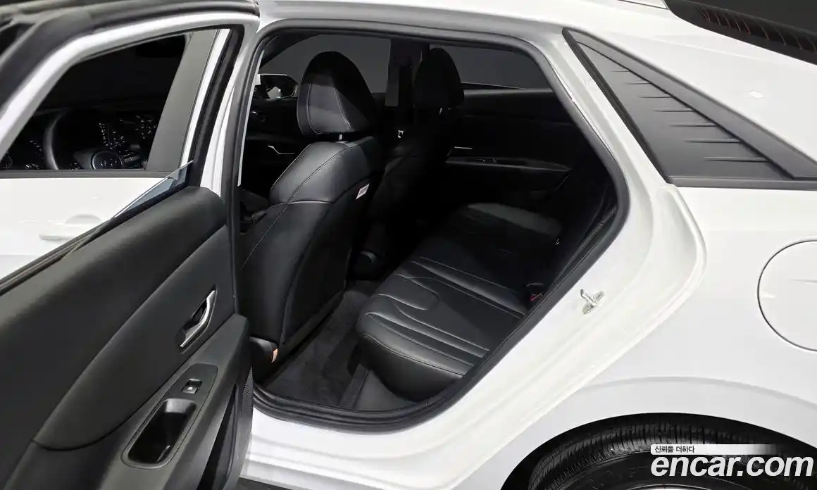 Hyundai Avante 2022 1.6 Автомат в Москве № 714435, фото 11