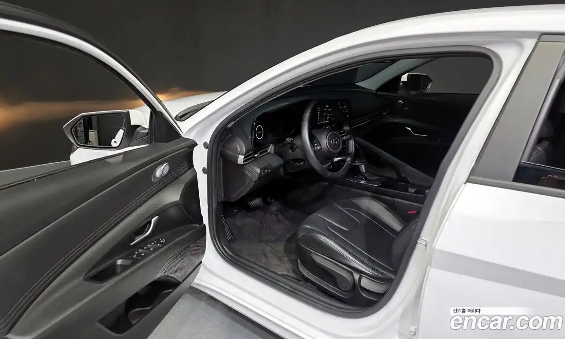 Hyundai Avante 2022 1.6 Автомат в Москве № 714435, фото 10