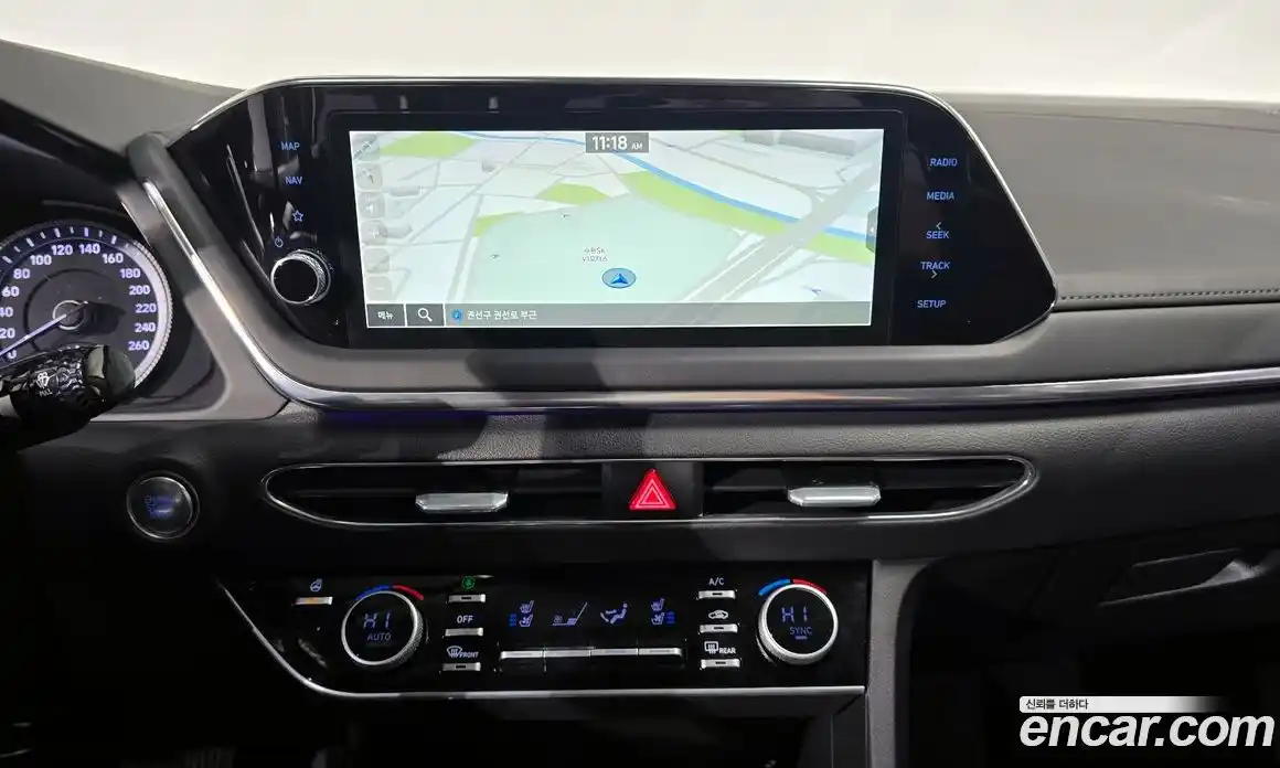 Hyundai Sonata 2023 2.0 Автомат в Москве № 714603, фото 13