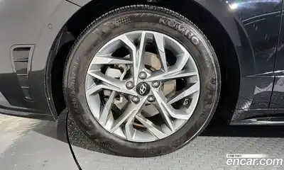 Hyundai Sonata 2023 2.0 Автомат в Москве № 714603, миниатюра 4