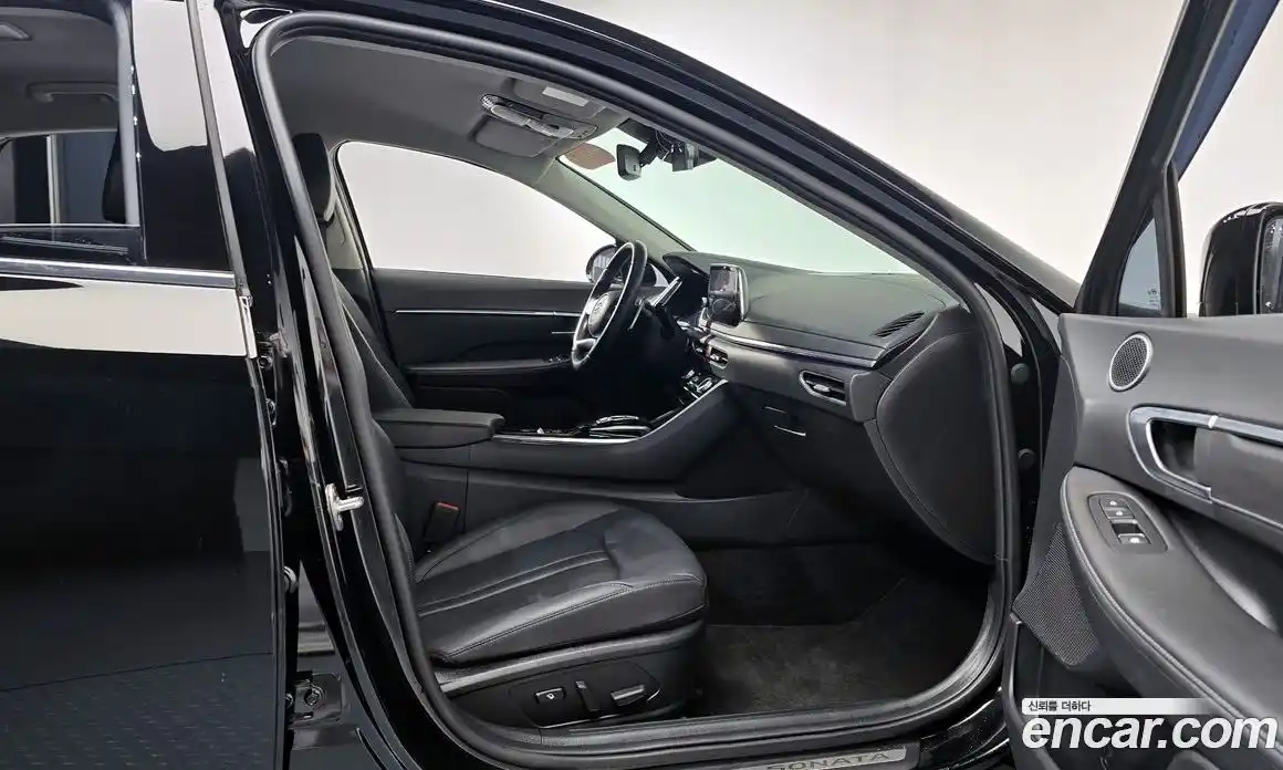 Hyundai Sonata 2023 2.0 Автомат в Москве № 714603, фото 10