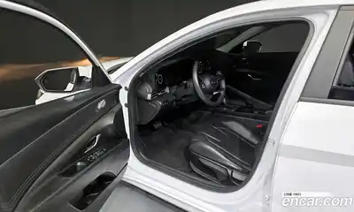 Hyundai Avante 2023 1.6 Автомат в Москве № 714931, миниатюра 11