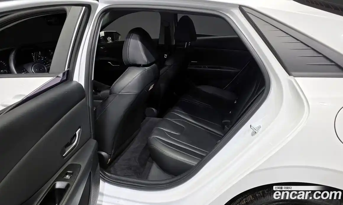 Hyundai Avante 2023 1.6 Автомат в Москве № 714931, фото 12