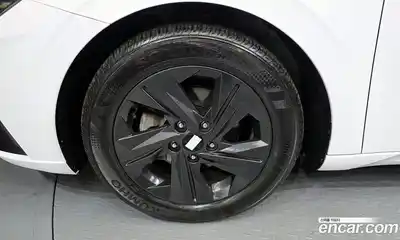 Hyundai Avante 2023 1.6 Автомат в Москве № 714931, миниатюра 5