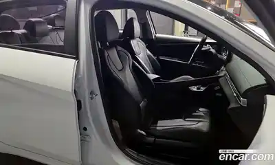 Hyundai Avante 2023 1.6 Автомат в Москве № 714931, миниатюра 10